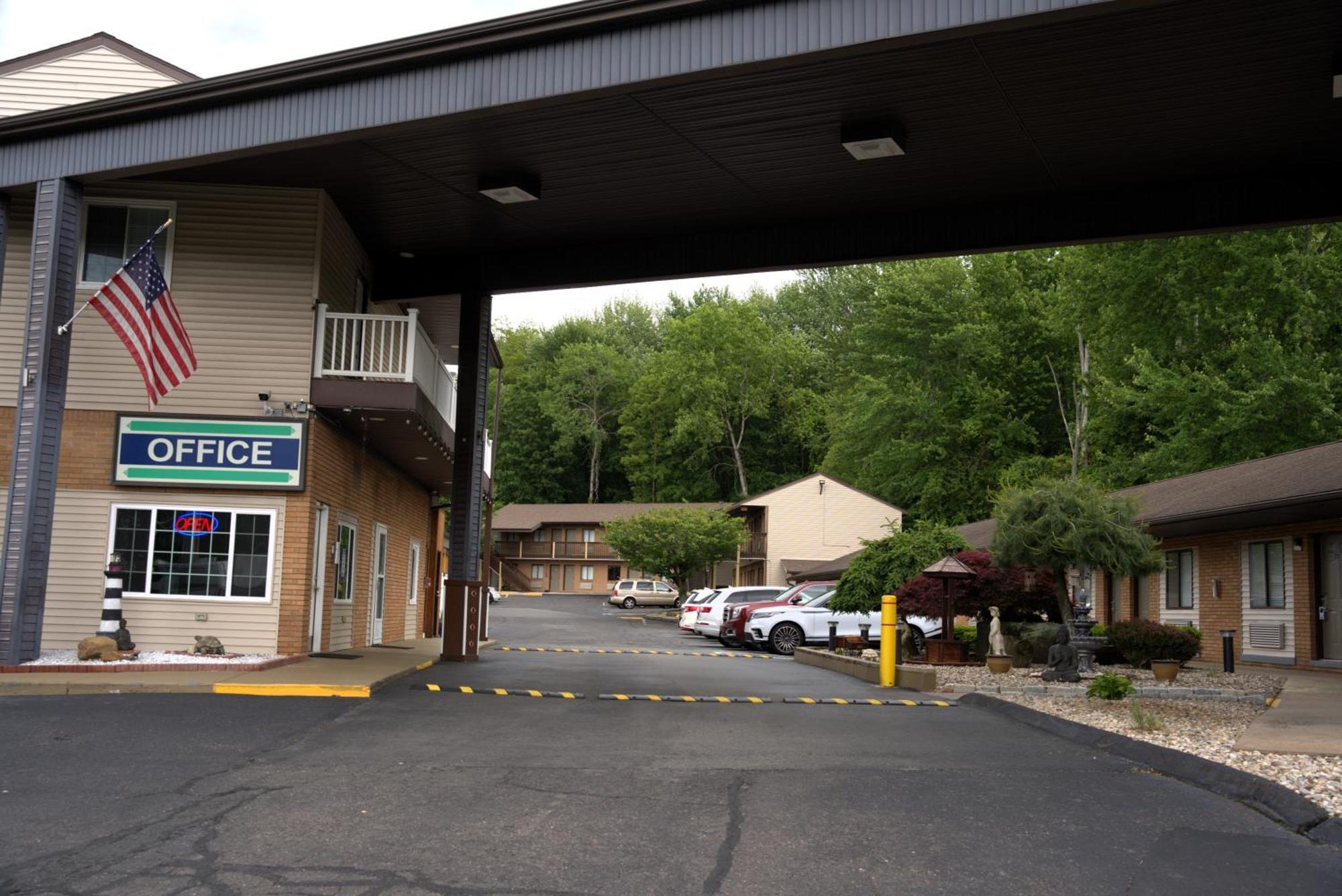 Carrier Motor Lodge Newington 外观 照片